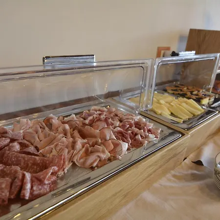 Il Camino לינה וארוחת בוקר טיניאלה